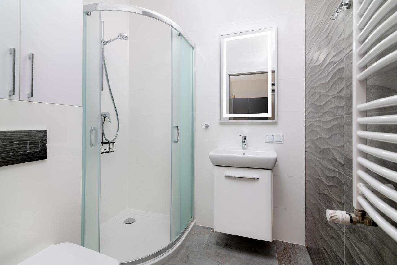 Easy Rent Apartments - Kosmos ลูบลิน ภายนอก รูปภาพ
