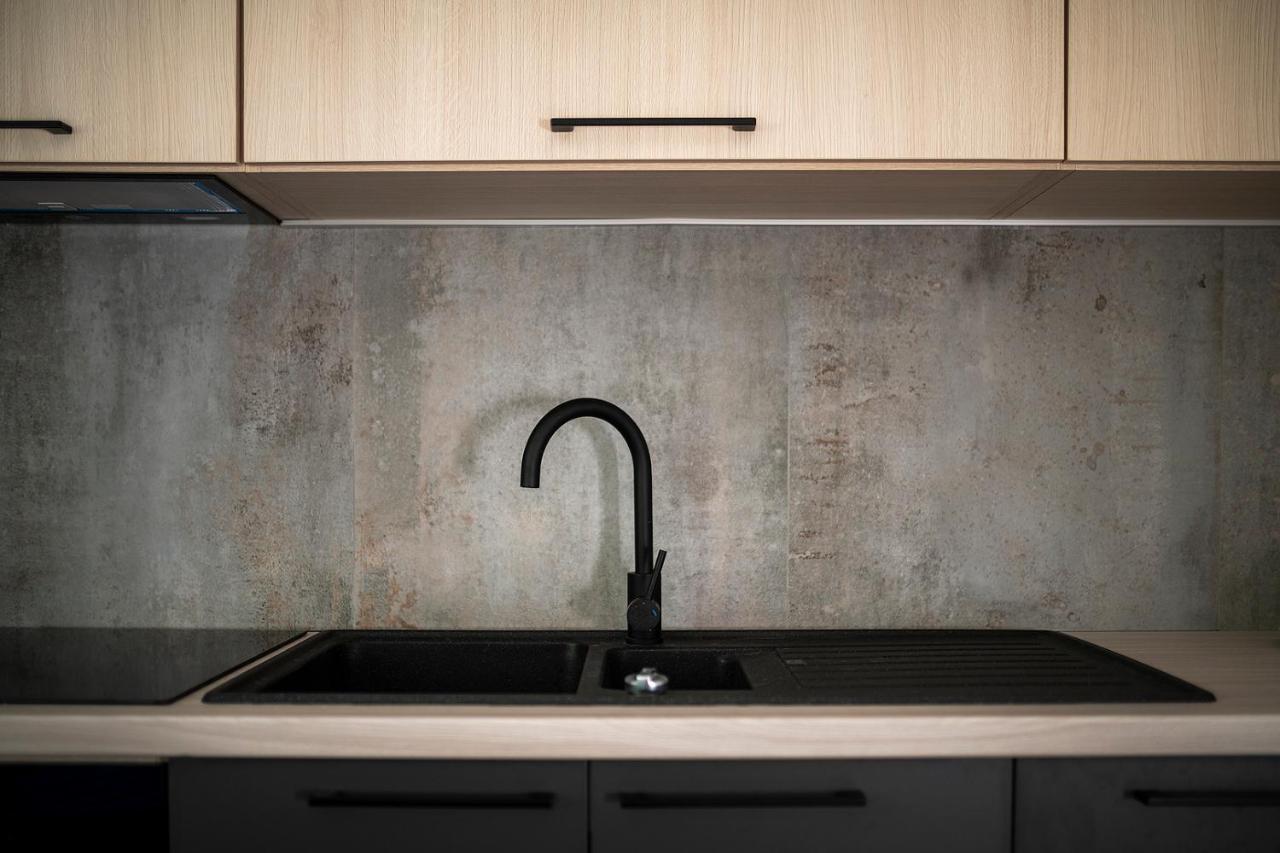 Easy Rent Apartments - Kosmos ลูบลิน ภายนอก รูปภาพ